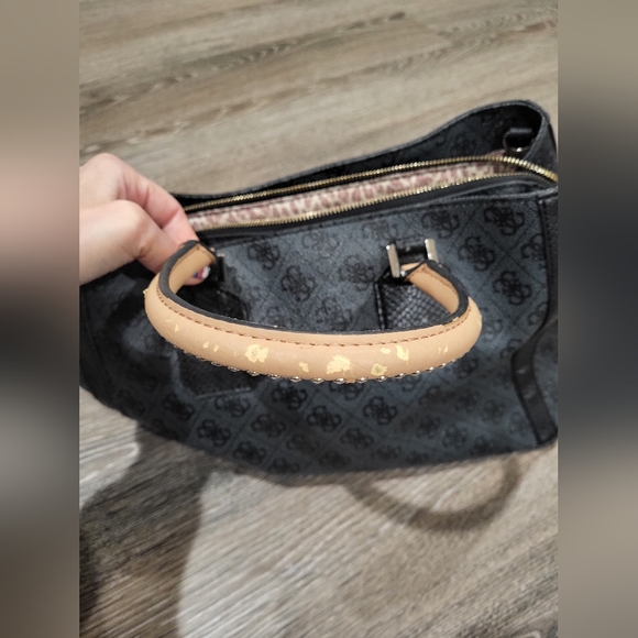 GUESS black and tan purse - Picture 11 of 16